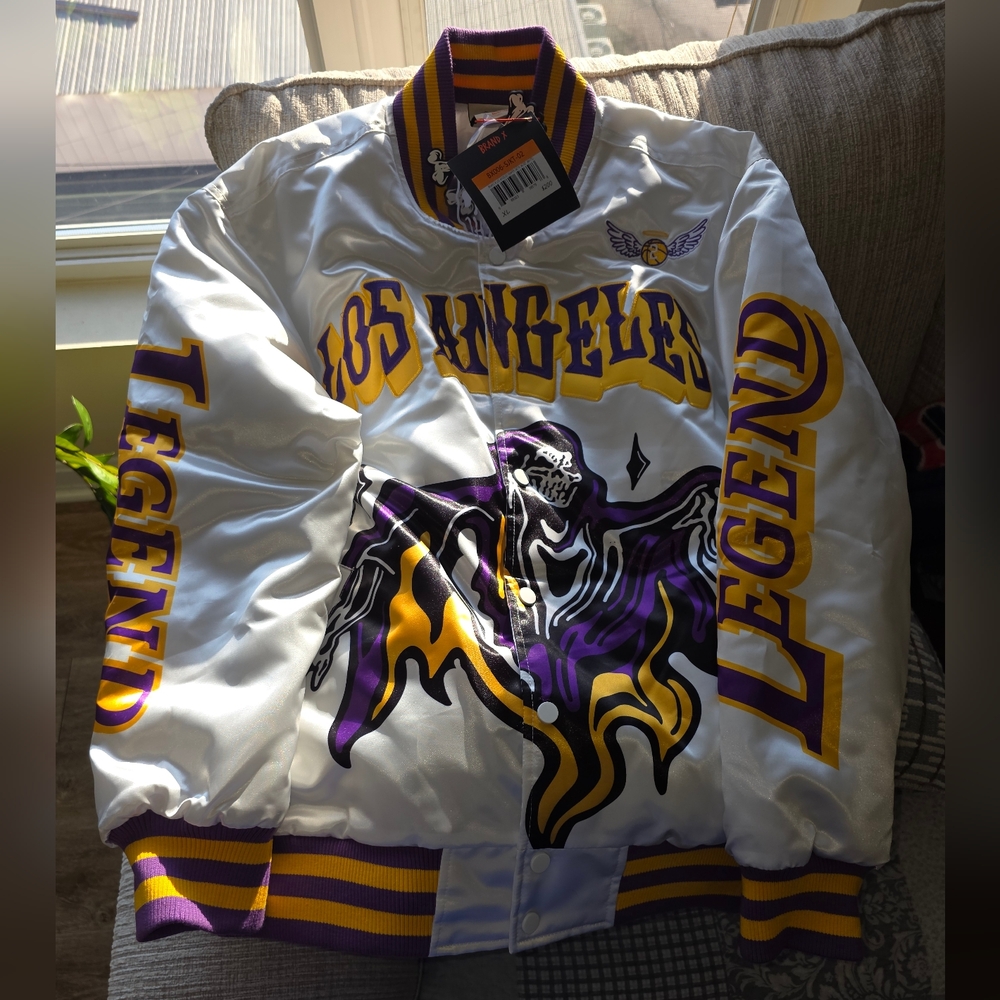 Brand New XL Kobe Bryant White Satin Jacket with Los Angeles Legend Design